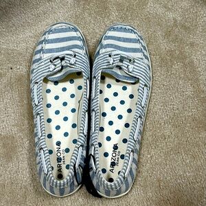 Arizona Jeans Co blue and white striped slip on boat shoes